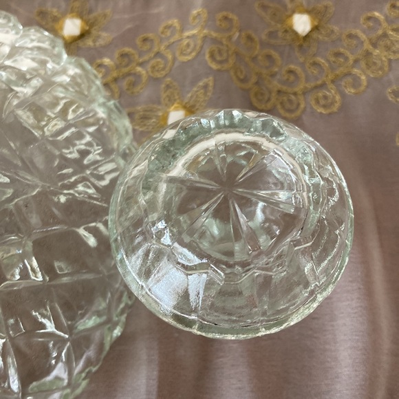 Vintage Wine Decanter Clear Glass with Top Diamond Cut in Excellent Condition - Picture 8 of 9